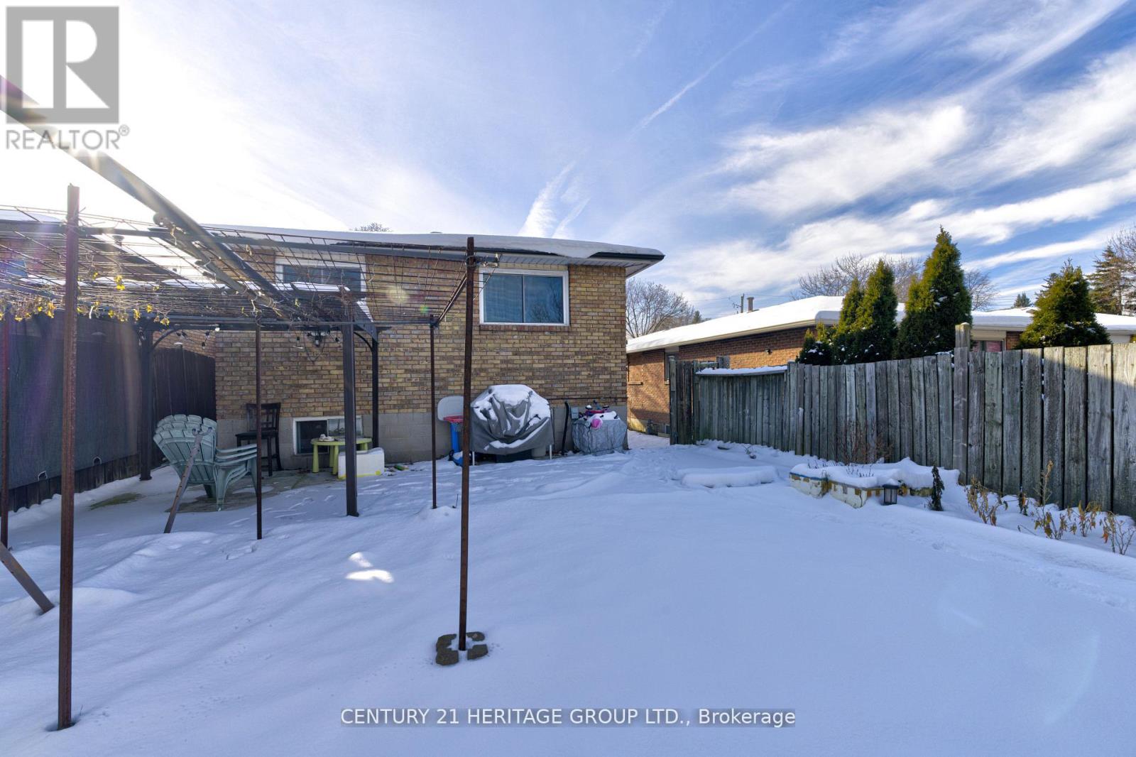 92 Horning Drive, Hamilton, Ontario  L9C 6L1 - Photo 37 - X12830308