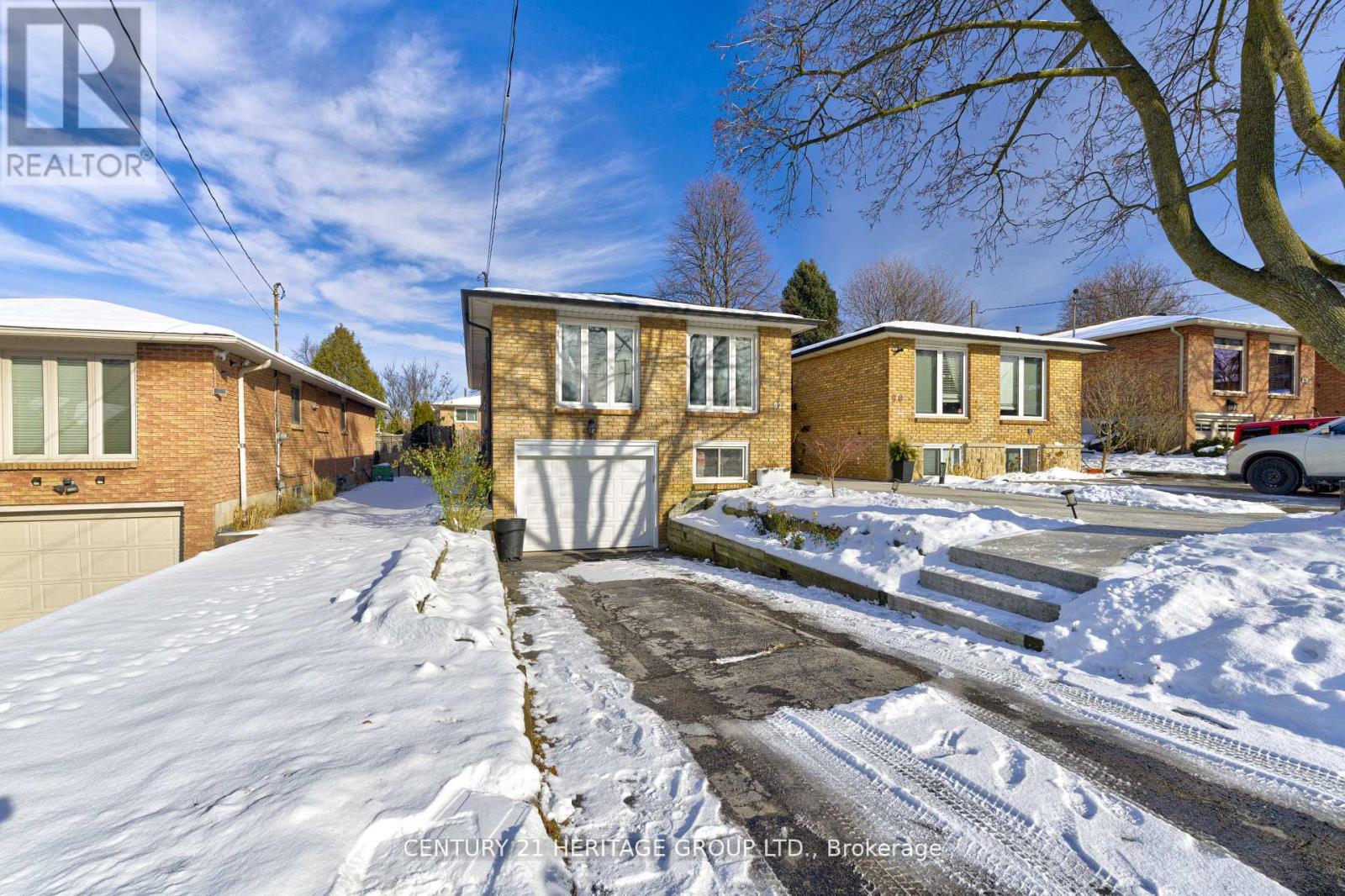 92 Horning Drive, Hamilton, Ontario  L9C 6L1 - Photo 4 - X12830308