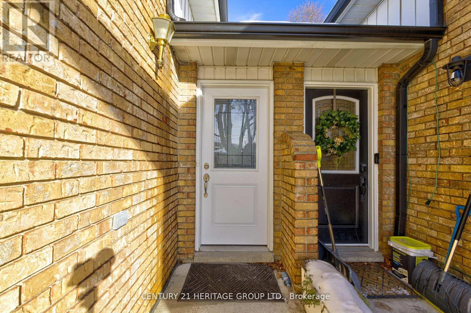 92 Horning Drive, Hamilton, Ontario  L9C 6L1 - Photo 7 - X12830308