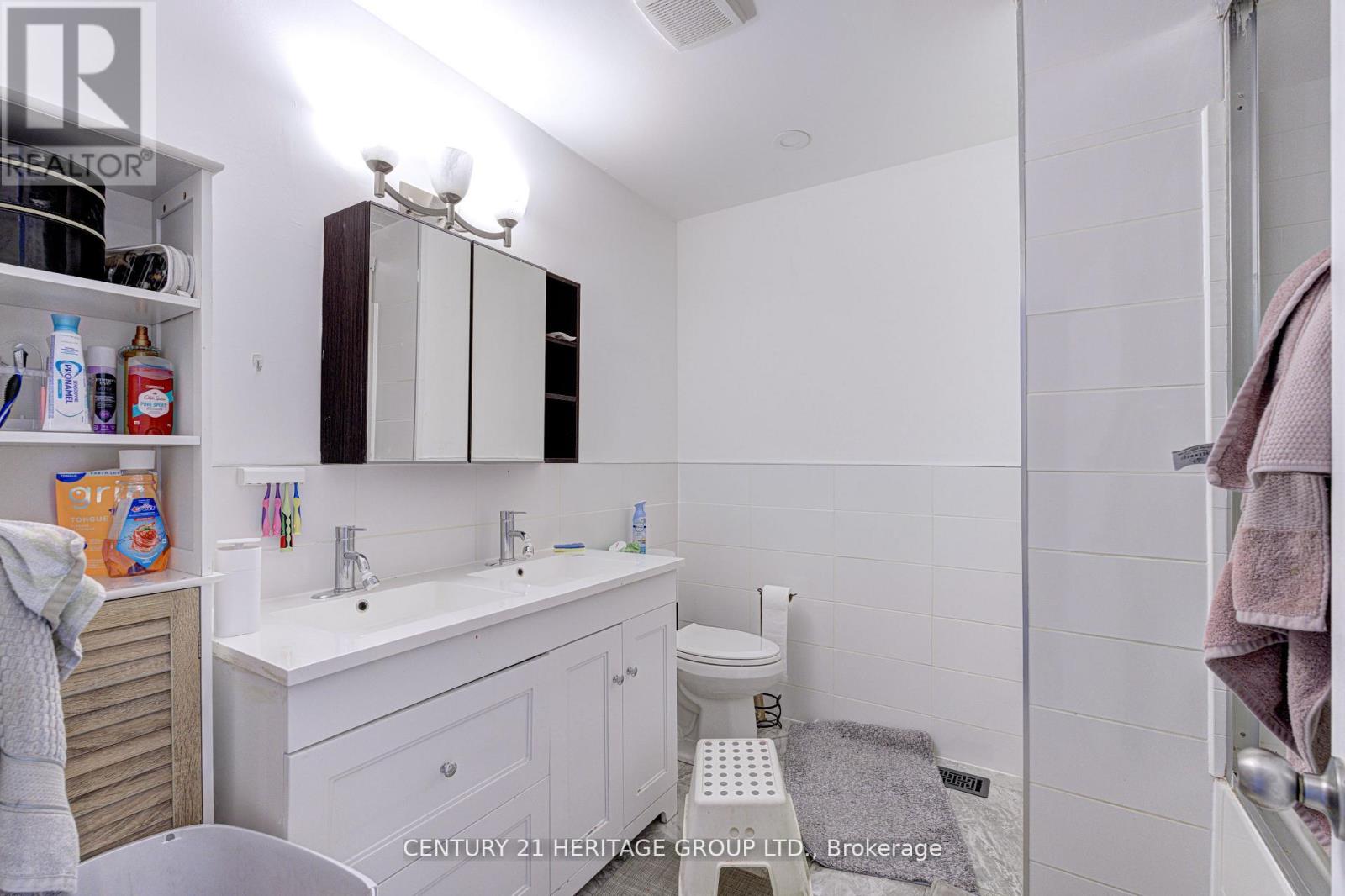 92 Horning Drive, Hamilton, Ontario  L9C 6L1 - Photo 9 - X12830308