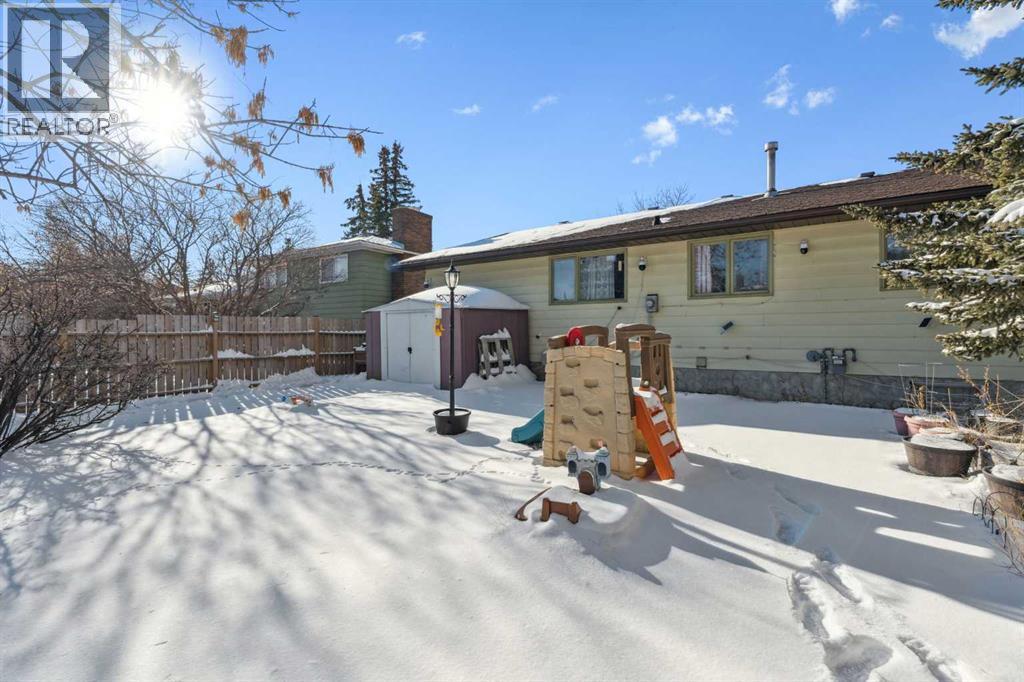 228 Silvercreek Way Nw, Calgary, Alberta  T3B 4H5 - Photo 9 - A2288263