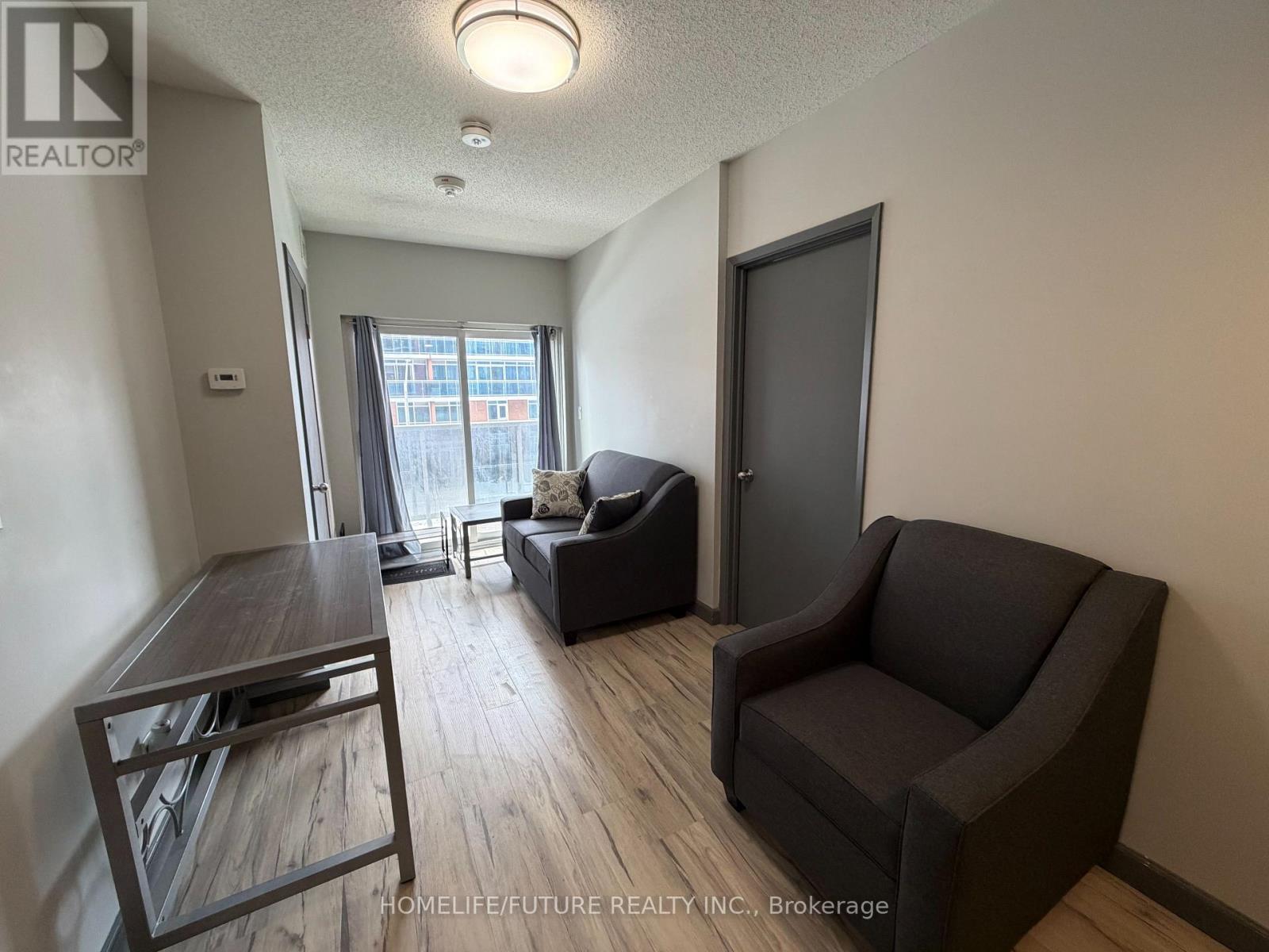 237 - 258b Sunview Street, Waterloo, Ontario  N2L 0H7 - Photo 2 - X12763428