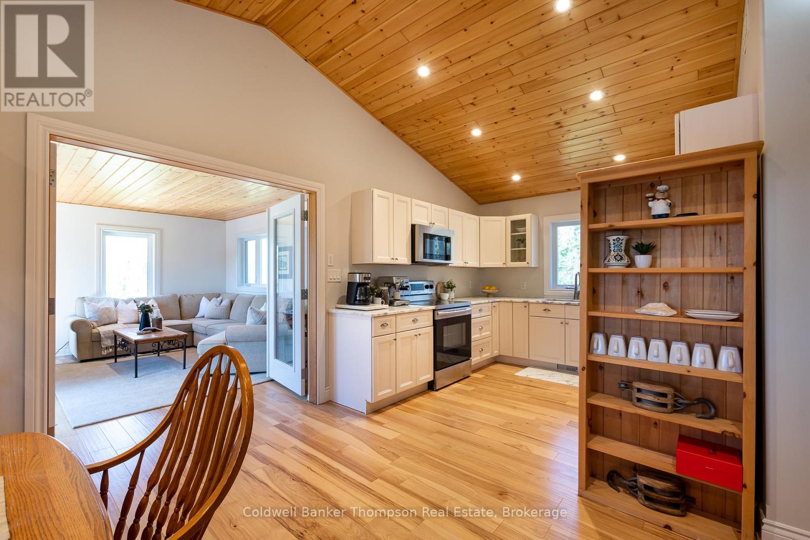 35 Audrey Smith Road, Magnetawan, Ontario P0A 1C0 - Photo 9 - X12830378