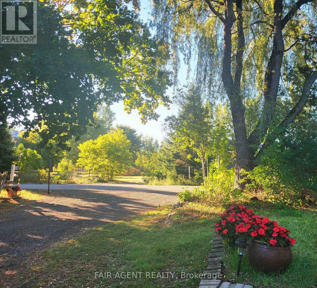 591 Concession 4 Road, Alfred And Plantagenet, Ontario  K0B 1L0 - Photo 2 - X12830366