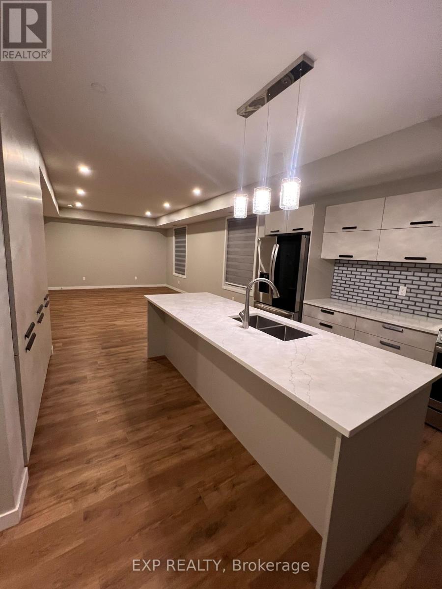 A - 1371 Maxime Street, Ottawa, Ontario  K1B 3L2 - Photo 2 - X12755932