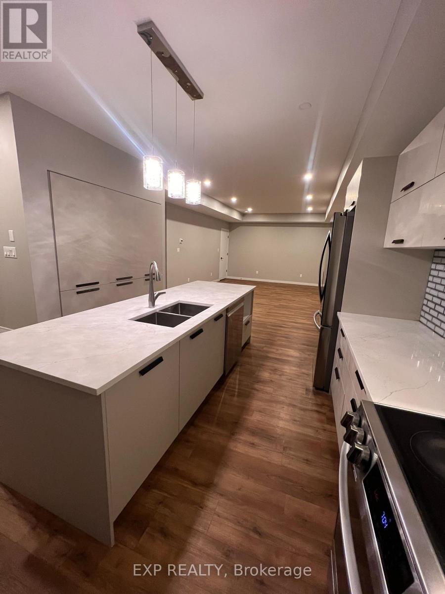 A - 1371 Maxime Street, Ottawa, Ontario  K1B 3L2 - Photo 4 - X12755932