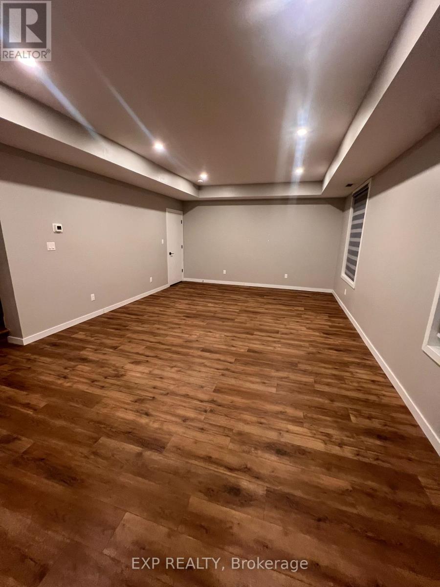 A - 1371 Maxime Street, Ottawa, Ontario  K1B 3L2 - Photo 5 - X12755932