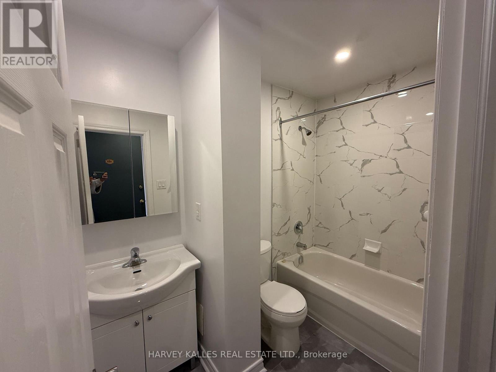 403 - 180 Vaughan Road, Toronto, Ontario  M6C 2M3 - Photo 7 - C12827328