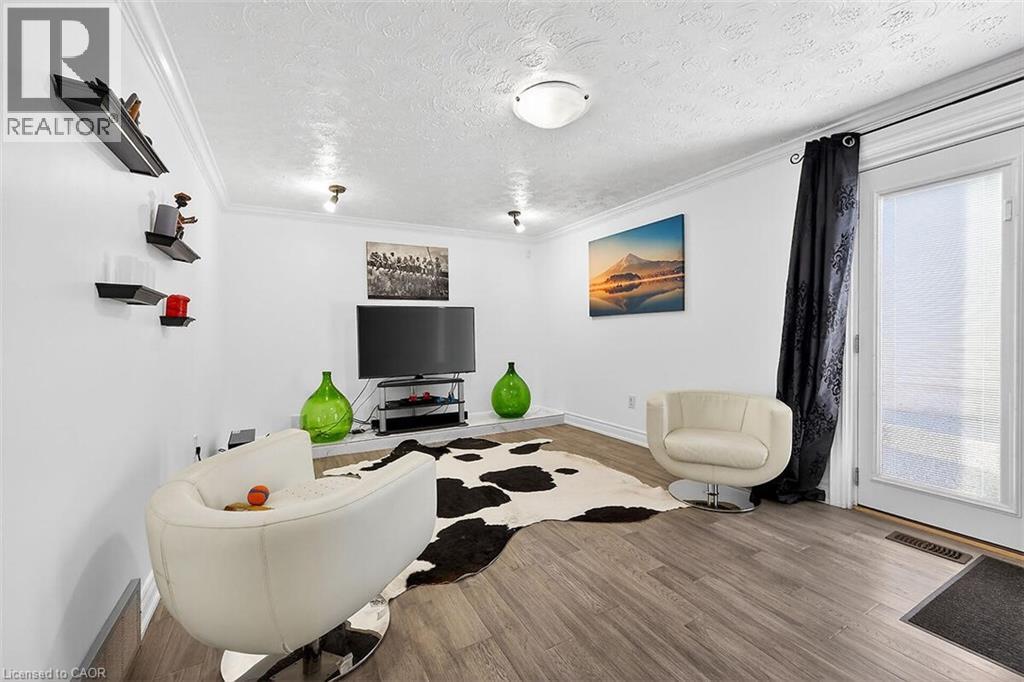 28 Tara Court, Hamilton, Ontario  L8K 6E6 - Photo 32 - 40808435