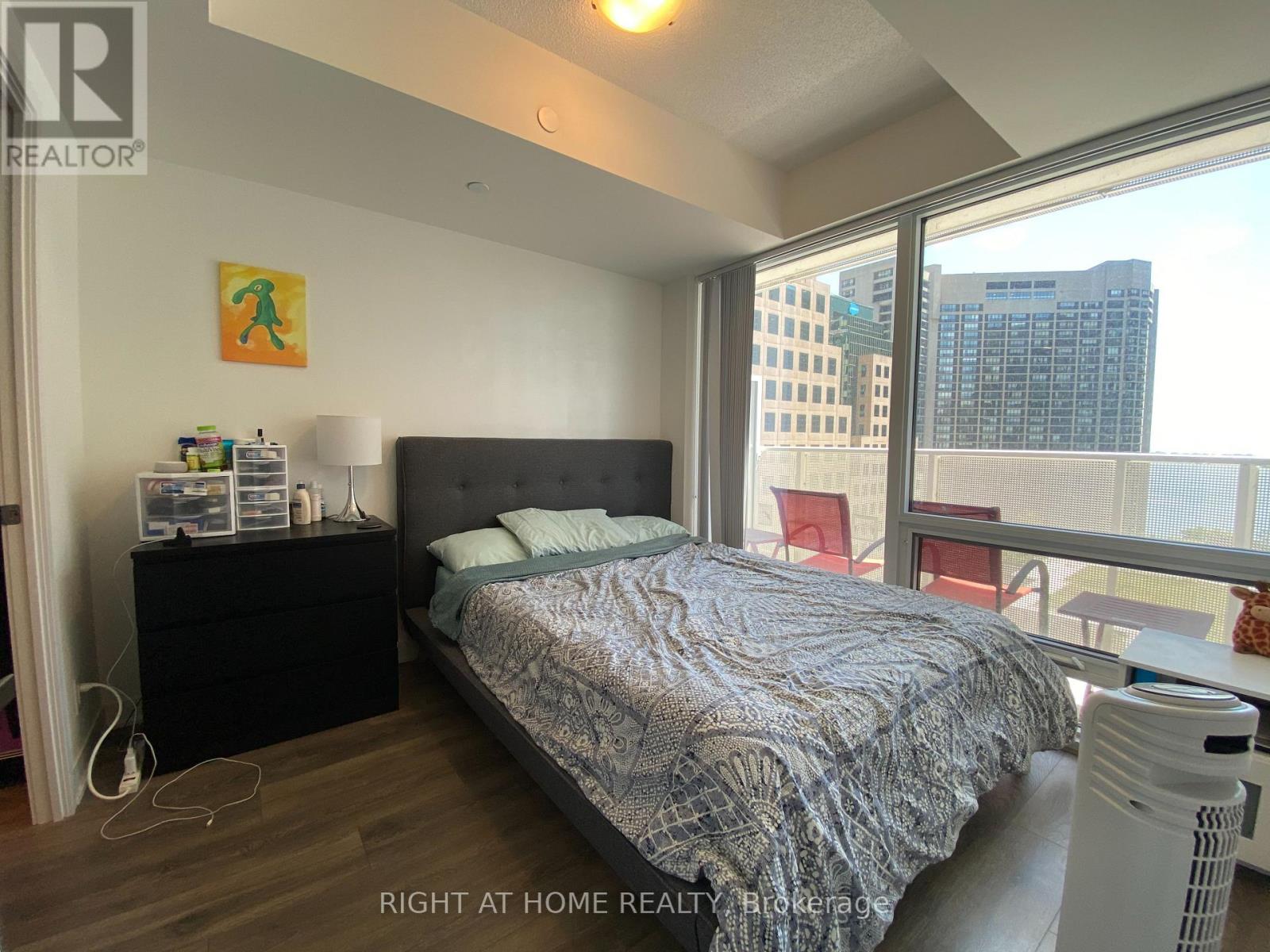 1608 - 88 Harbour Street, Toronto, Ontario  M5G 0C3 - Photo 12 - C12830360