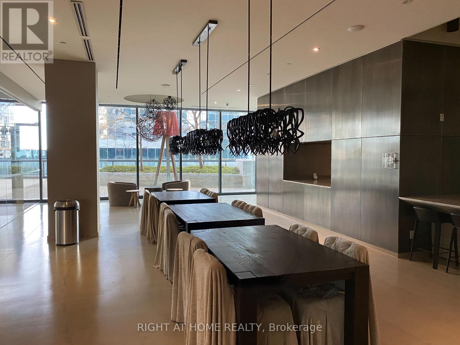 1608 - 88 Harbour Street, Toronto, Ontario  M5G 0C3 - Photo 16 - C12830360