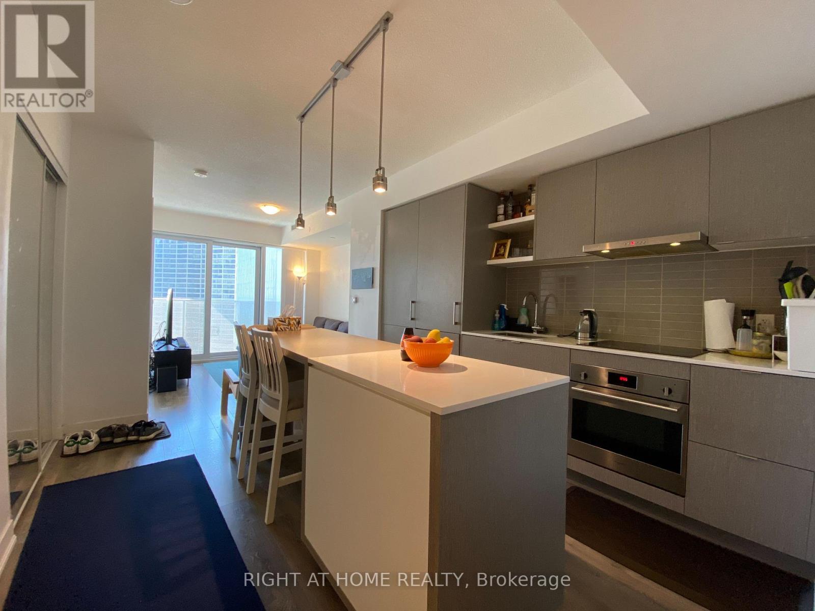 1608 - 88 Harbour Street, Toronto, Ontario  M5G 0C3 - Photo 3 - C12830360