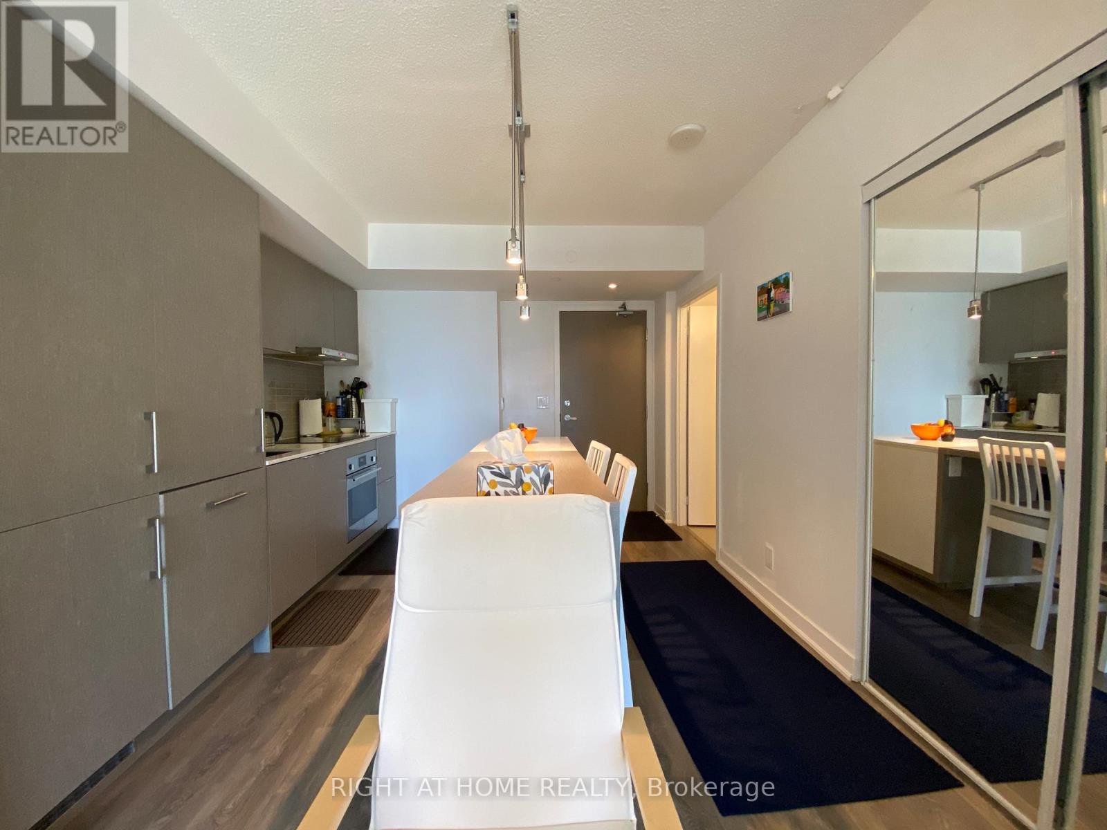 1608 - 88 Harbour Street, Toronto, Ontario  M5G 0C3 - Photo 9 - C12830360