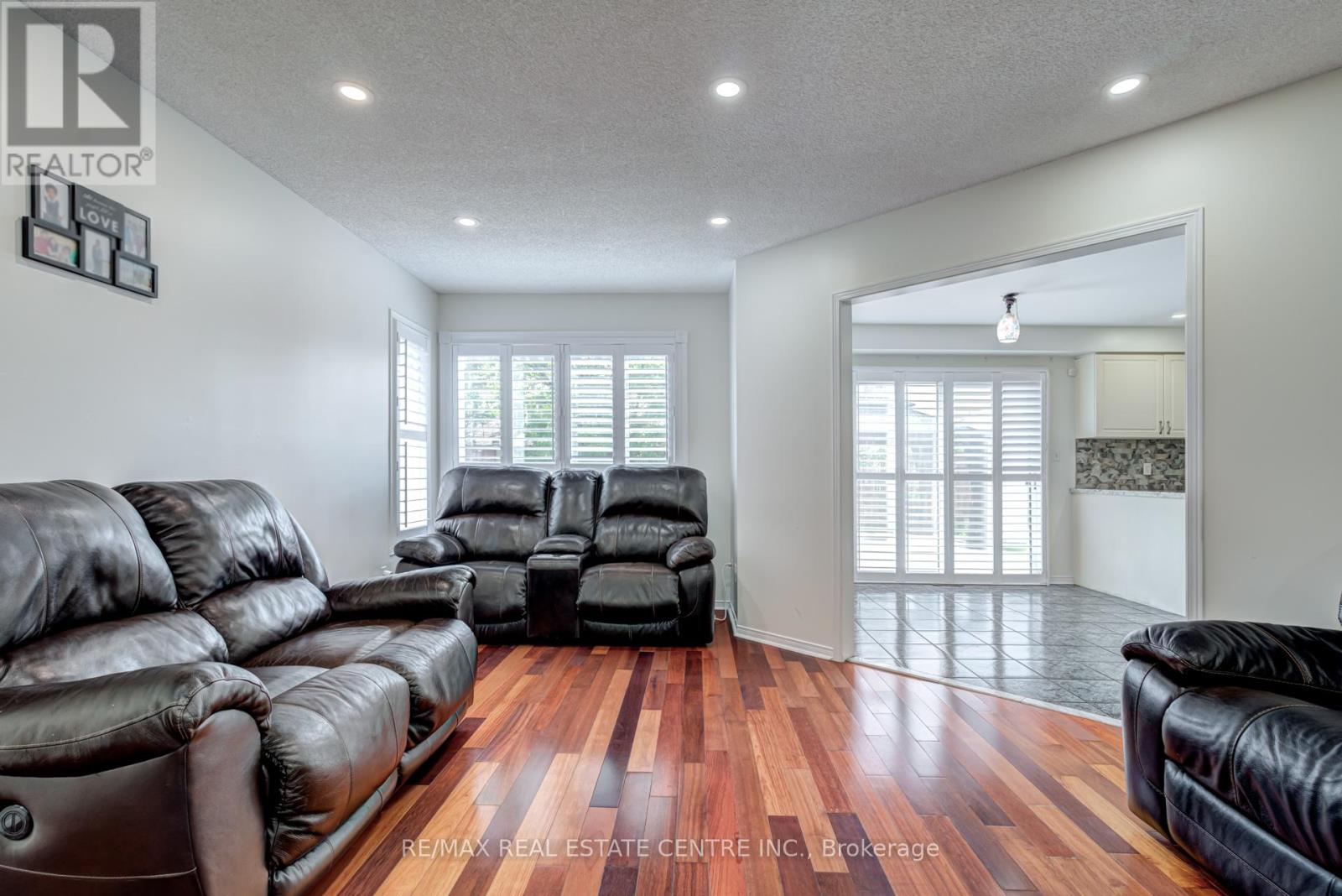 Upper - 5418 Loonlake Avenue, Mississauga, Ontario  L5V 2E1 - Photo 11 - W12830350