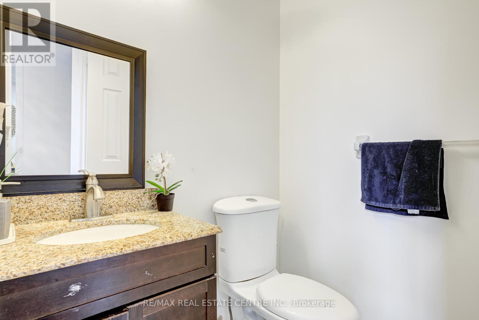 Upper - 5418 Loonlake Avenue, Mississauga, Ontario  L5V 2E1 - Photo 13 - W12830350