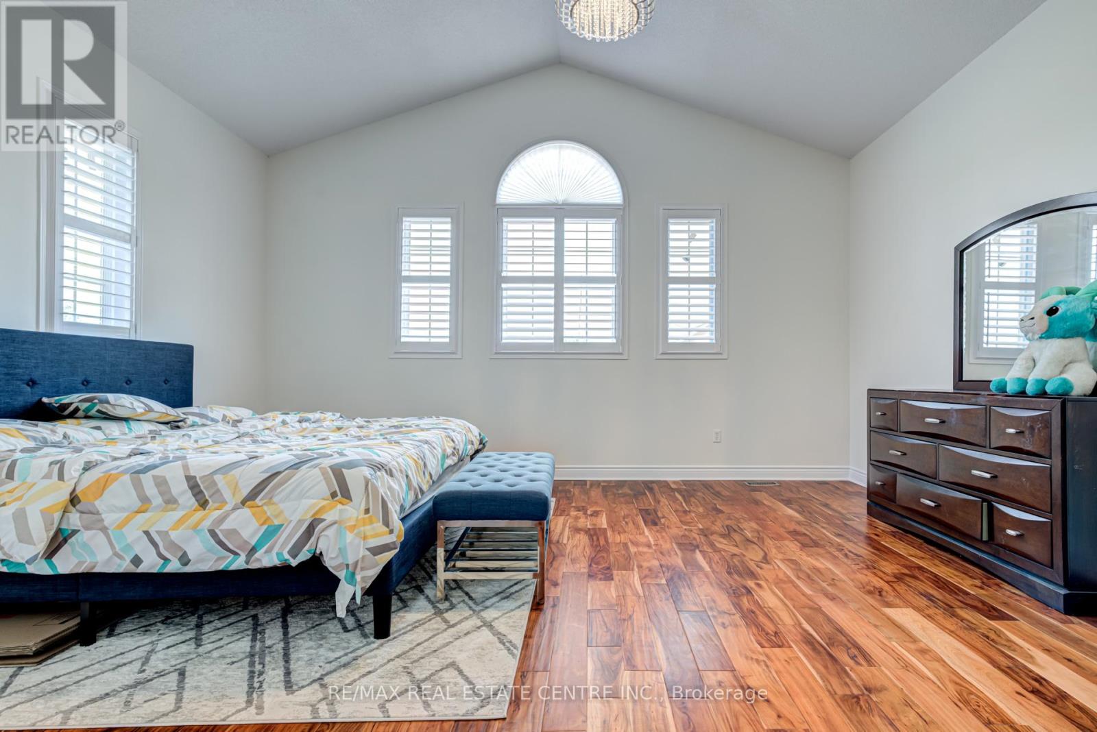 Upper - 5418 Loonlake Avenue, Mississauga, Ontario  L5V 2E1 - Photo 24 - W12830350