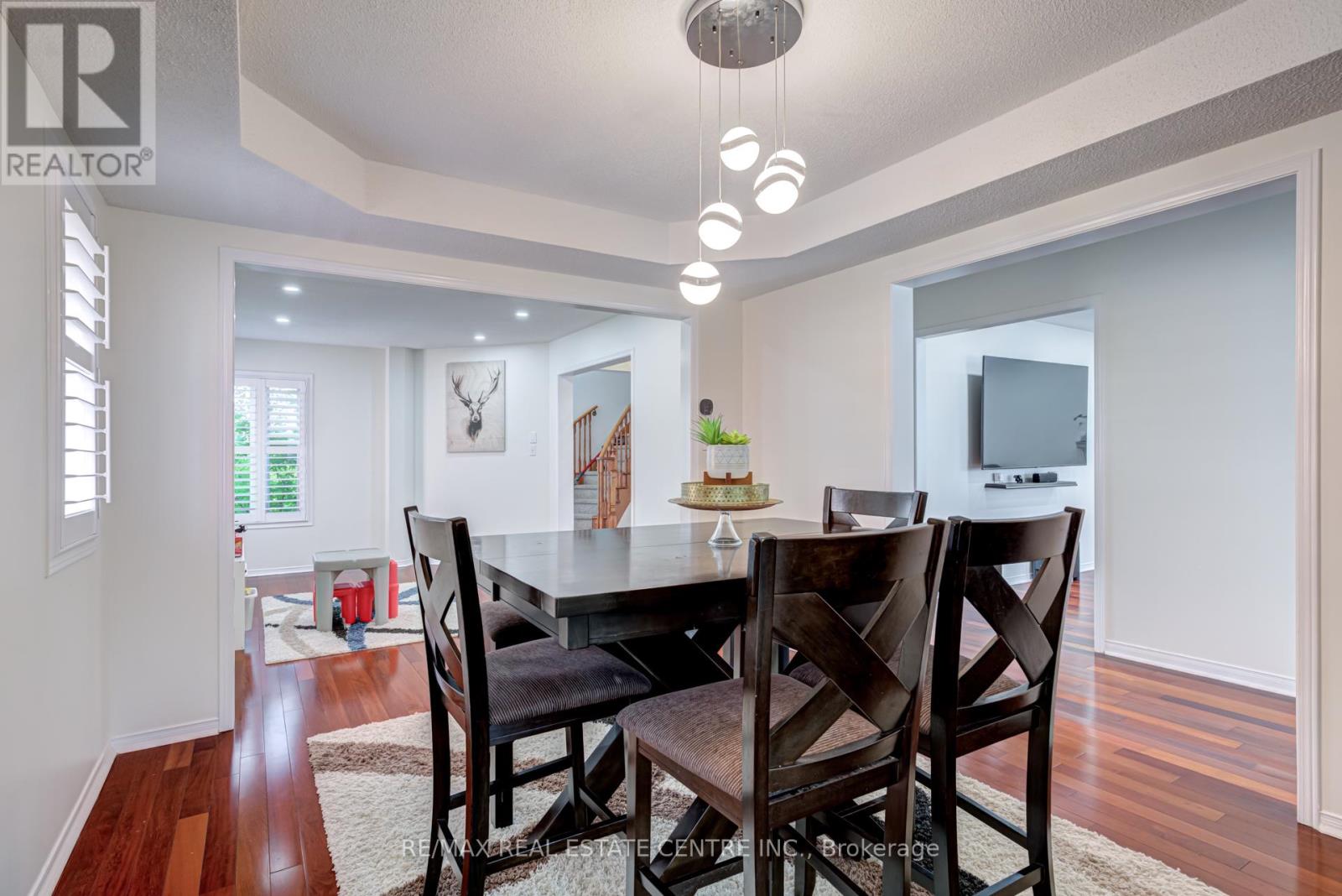 Upper - 5418 Loonlake Avenue, Mississauga, Ontario  L5V 2E1 - Photo 7 - W12830350