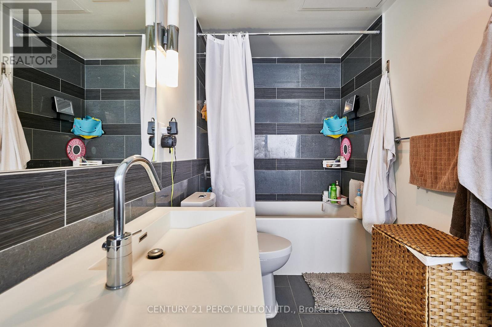 2102 - 70 Distillery Lane, Toronto, Ontario  M5A 0E3 - Photo 5 - C12704834