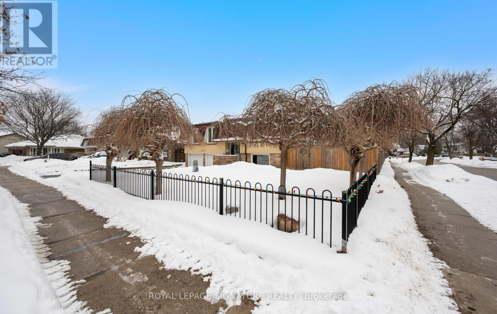 6943 Estoril Road, Mississauga, Ontario  L5N 1N3 - Photo 3 - W12830318