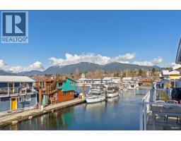 29 415 ESPLANADE AVENUE, North Vancouver, British Columbia