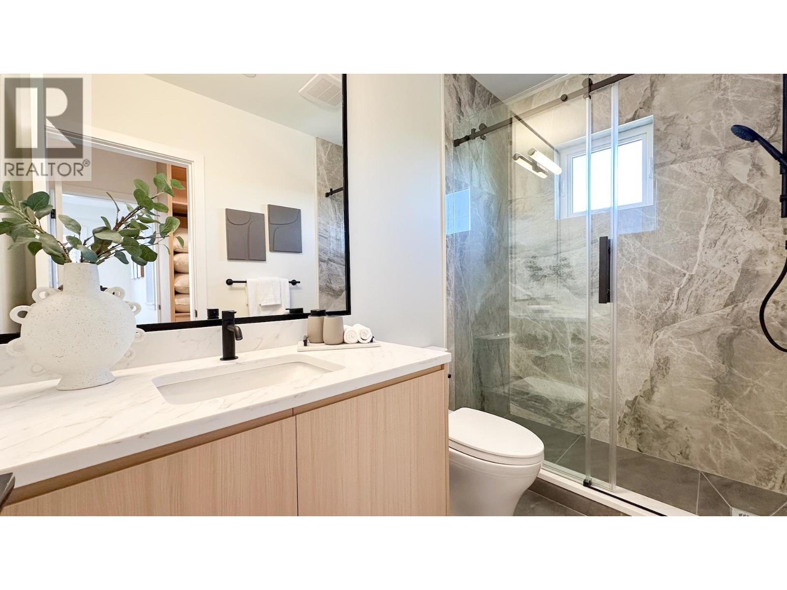 4 3800 Pender Street, Burnaby, British Columbia  V5C 2L5 - Photo 10 - R3094375