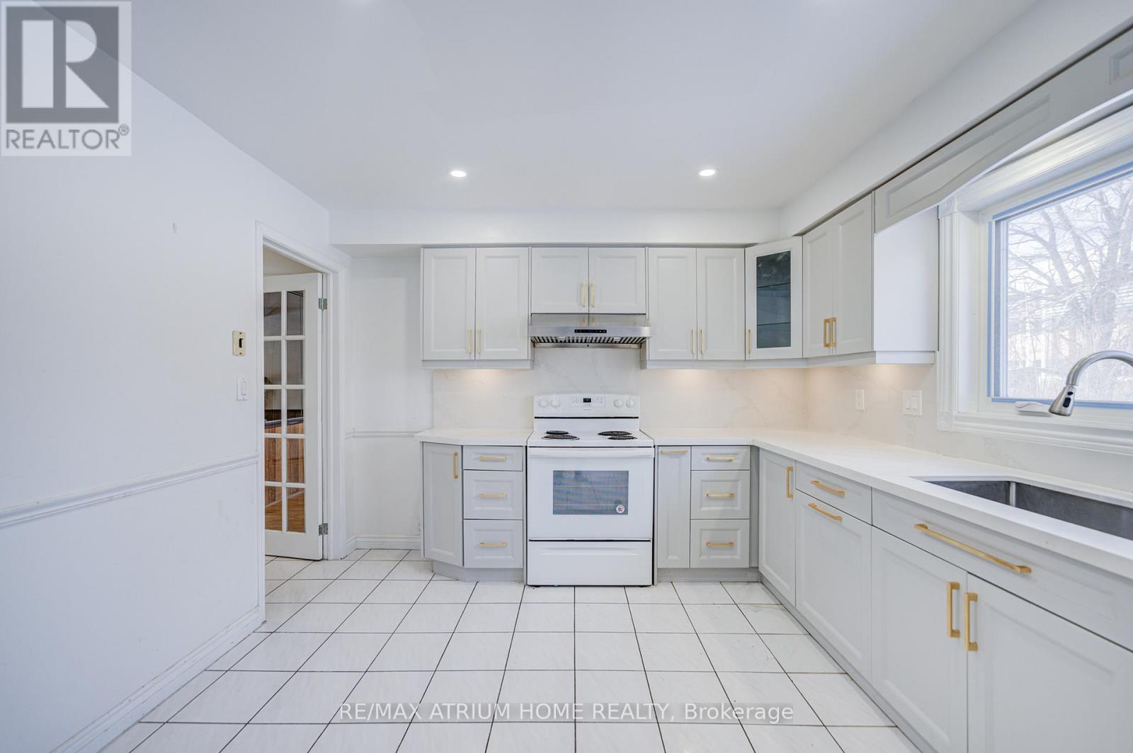 48 Whitehorn Crescent, Toronto, Ontario  M2J 3B1 - Photo 13 - C12830384