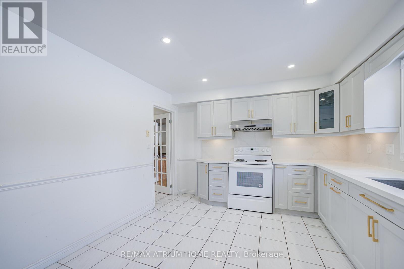 48 Whitehorn Crescent, Toronto, Ontario  M2J 3B1 - Photo 16 - C12830384