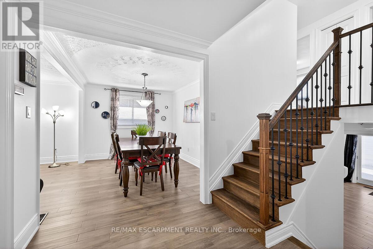 28 Tara Court, Hamilton, Ontario  L8K 6E6 - Photo 13 - X12830390