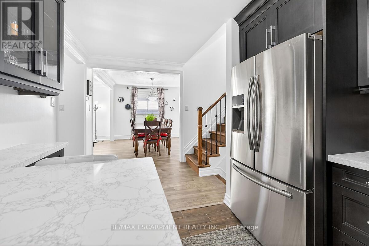 28 Tara Court, Hamilton, Ontario  L8K 6E6 - Photo 14 - X12830390