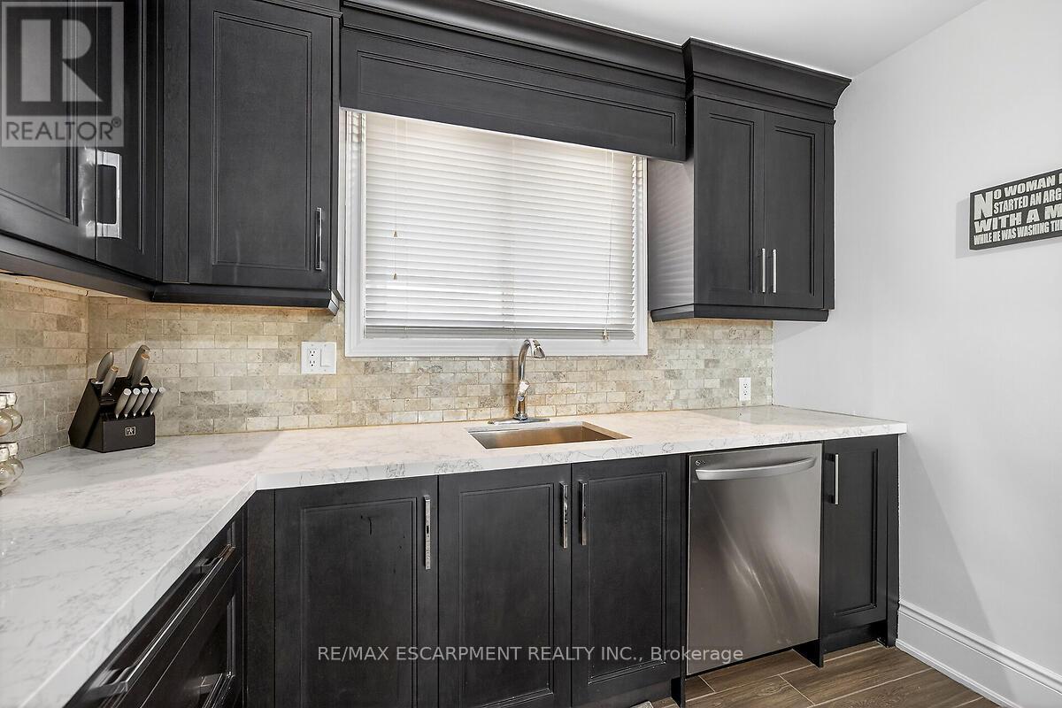 28 Tara Court, Hamilton, Ontario  L8K 6E6 - Photo 17 - X12830390