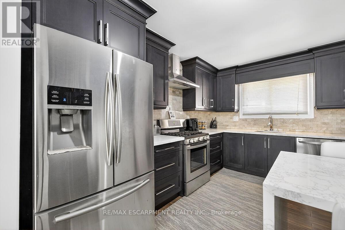 28 Tara Court, Hamilton, Ontario  L8K 6E6 - Photo 18 - X12830390