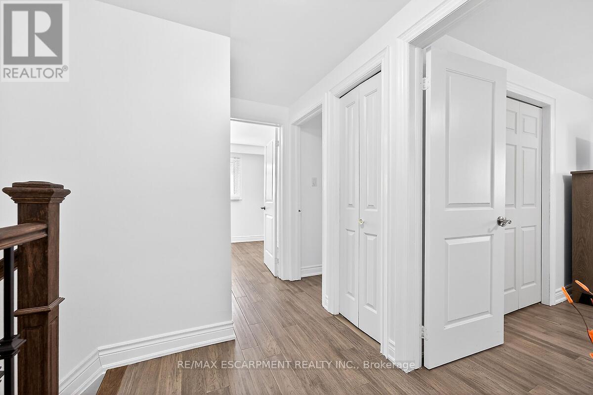 28 Tara Court, Hamilton, Ontario  L8K 6E6 - Photo 22 - X12830390