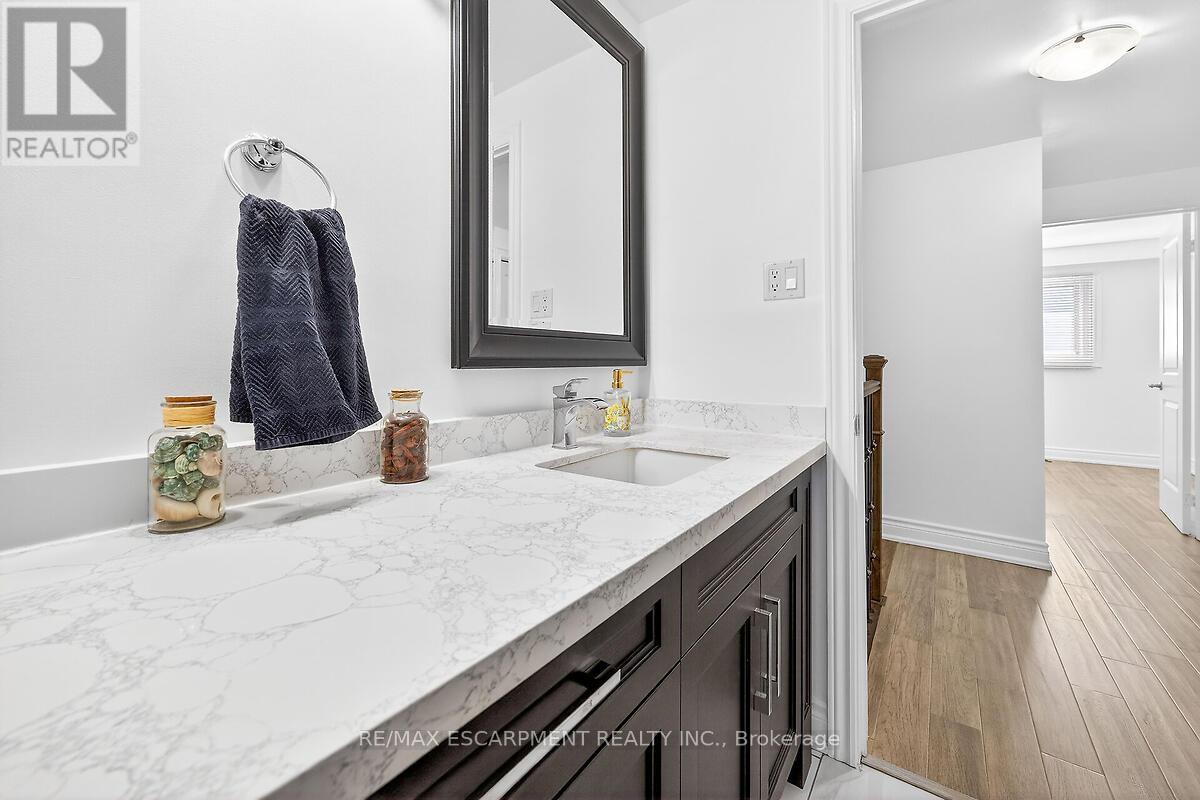 28 Tara Court, Hamilton, Ontario  L8K 6E6 - Photo 30 - X12830390