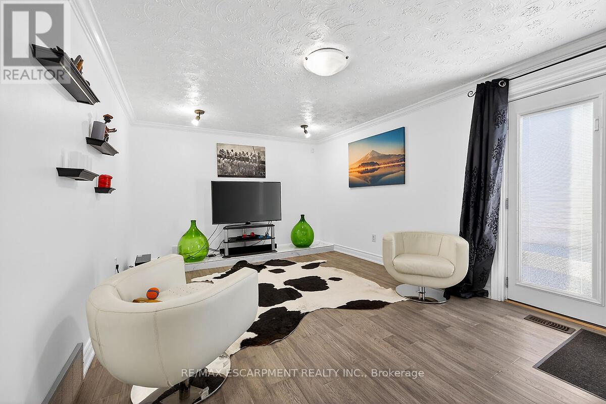 28 Tara Court, Hamilton, Ontario  L8K 6E6 - Photo 32 - X12830390