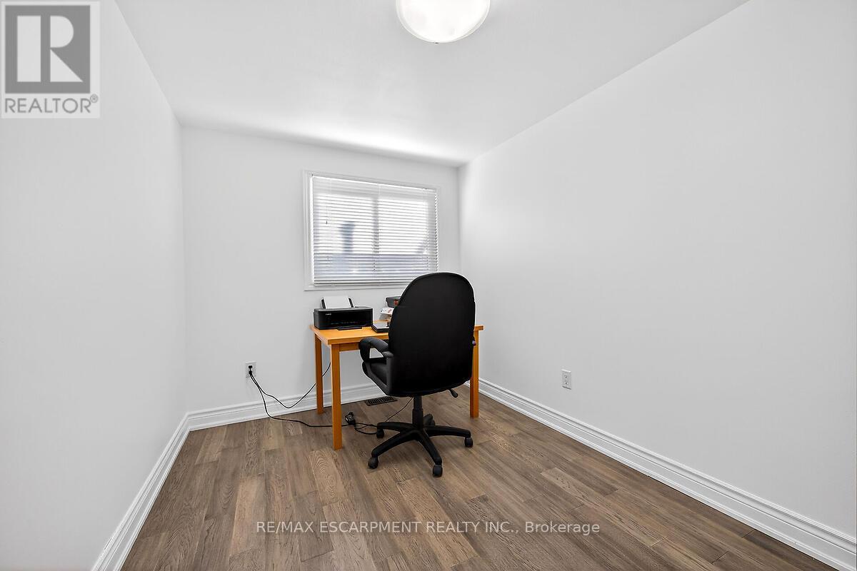 28 Tara Court, Hamilton, Ontario  L8K 6E6 - Photo 35 - X12830390