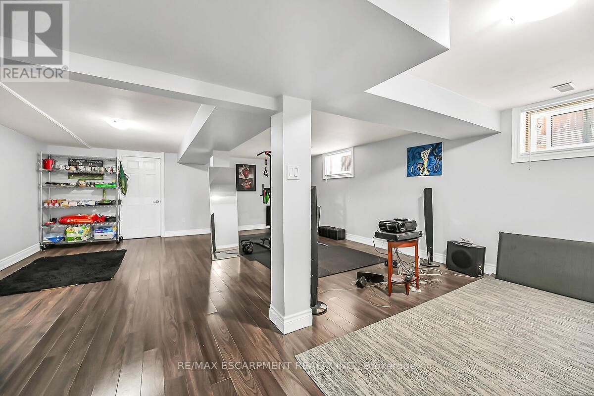 28 Tara Court, Hamilton, Ontario  L8K 6E6 - Photo 37 - X12830390