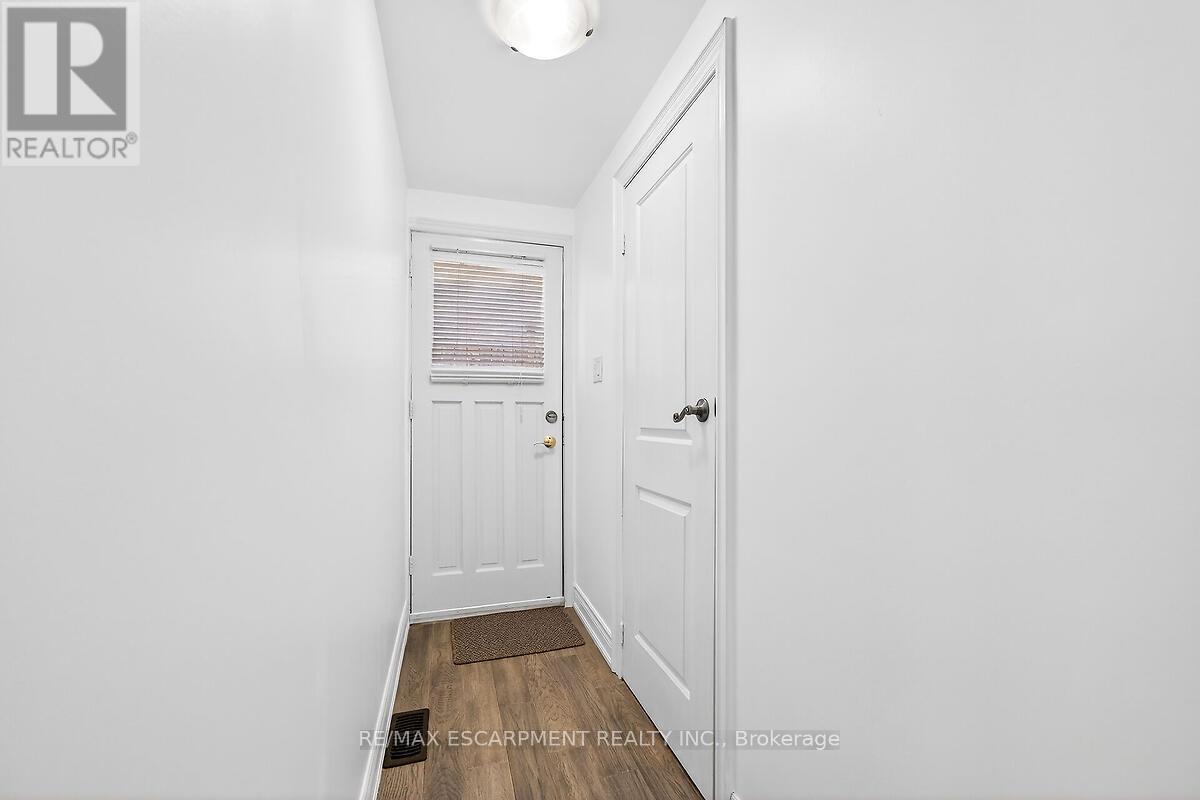 28 Tara Court, Hamilton, Ontario  L8K 6E6 - Photo 44 - X12830390