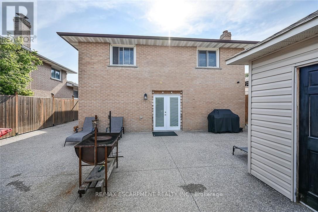 28 Tara Court, Hamilton, Ontario  L8K 6E6 - Photo 49 - X12830390