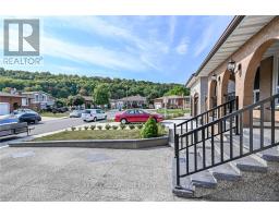 28 TARA COURT, Hamilton, Ontario