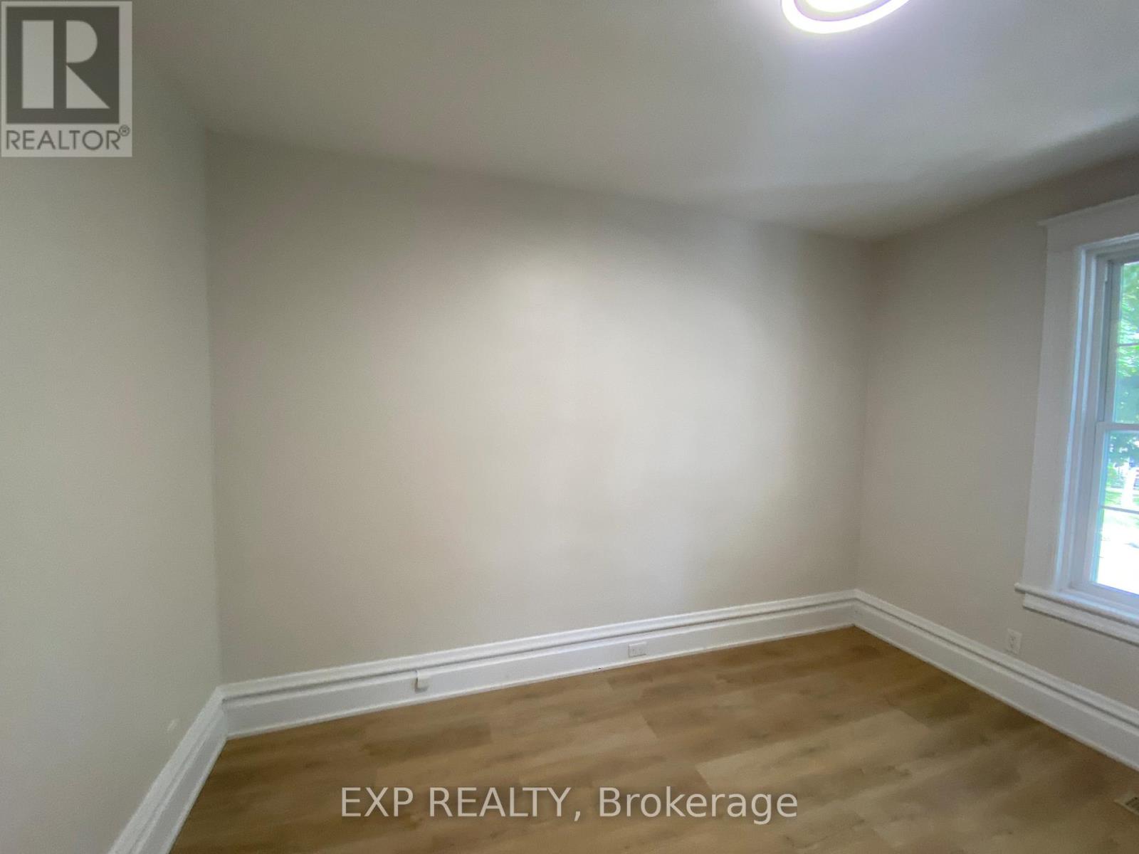 162 Ivy Crescent, Ottawa, Ontario K1M 1X6 - Photo 10 - X12830422