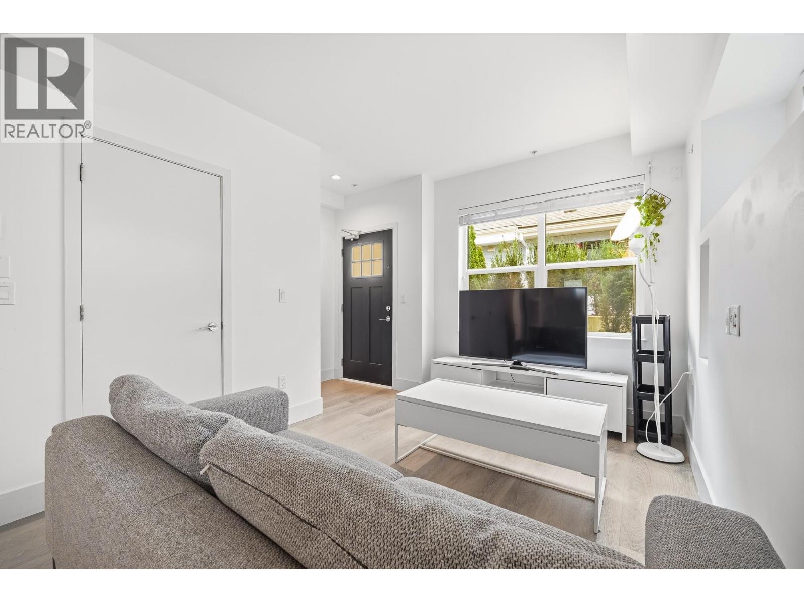 401 6933 Arcola Street, Burnaby, British Columbia  V5E 1H5 - Photo 4 - R3093867