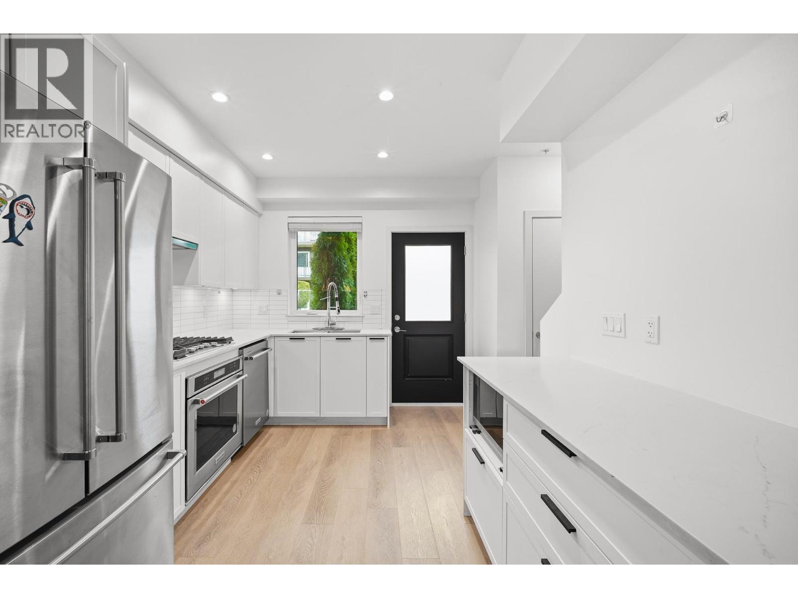 401 6933 Arcola Street, Burnaby, British Columbia  V5E 1H5 - Photo 11 - R3093867