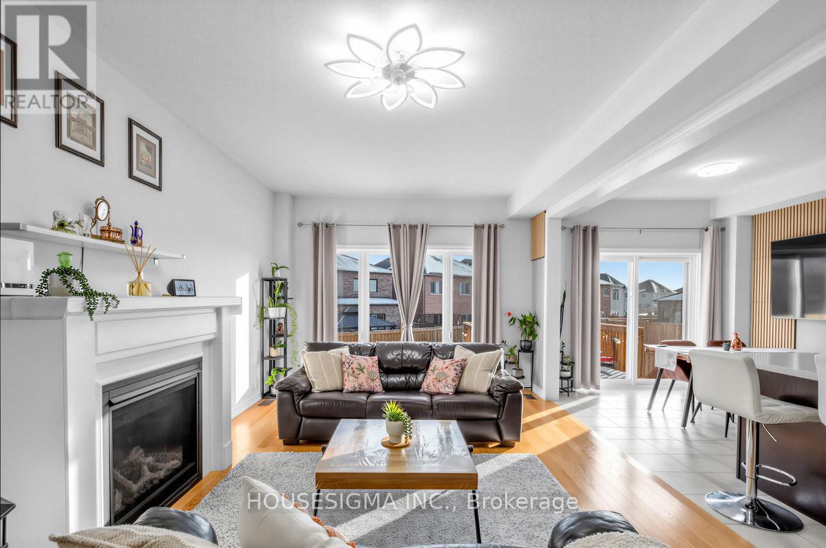 1348 Apollo Street, Oshawa, Ontario  L1K 3E6 - Photo 3 - E12830406