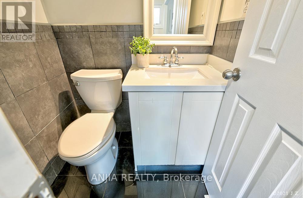 24 Ferrah Street, Markham, Ontario  L3R 1N5 - Photo 10 - N12830404