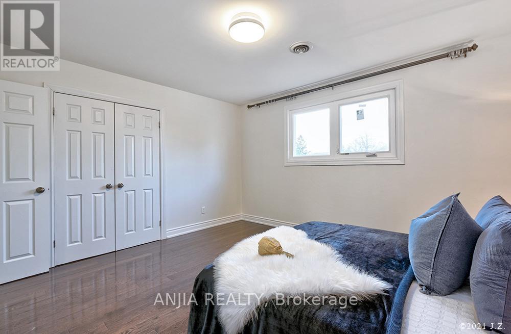 24 Ferrah Street, Markham, Ontario  L3R 1N5 - Photo 18 - N12830404