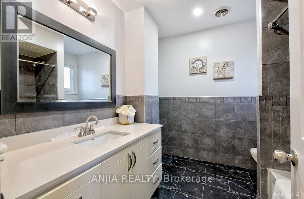 24 Ferrah Street, Markham, Ontario  L3R 1N5 - Photo 19 - N12830404