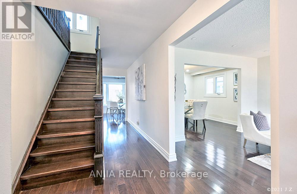 24 Ferrah Street, Markham, Ontario  L3R 1N5 - Photo 5 - N12830404