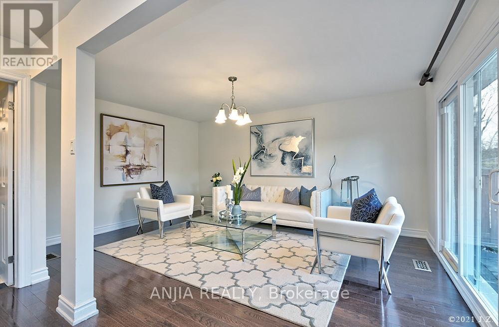 24 Ferrah Street, Markham, Ontario  L3R 1N5 - Photo 7 - N12830404