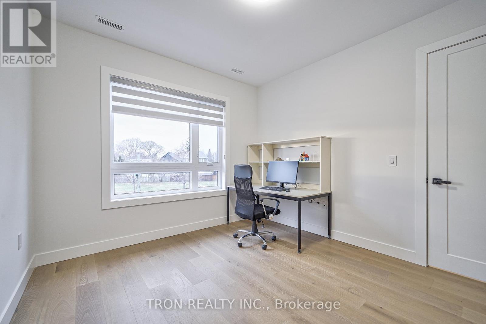 38 Uno Drive, Toronto, Ontario  M8Z 3N8 - Photo 24 - W12830416