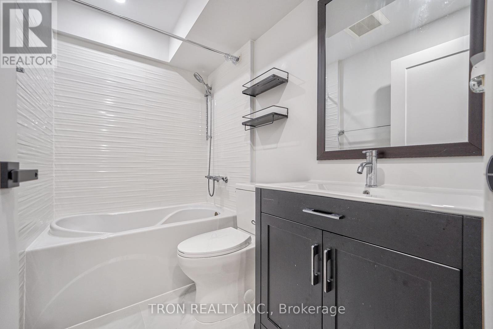 38 Uno Drive, Toronto, Ontario  M8Z 3N8 - Photo 38 - W12830416